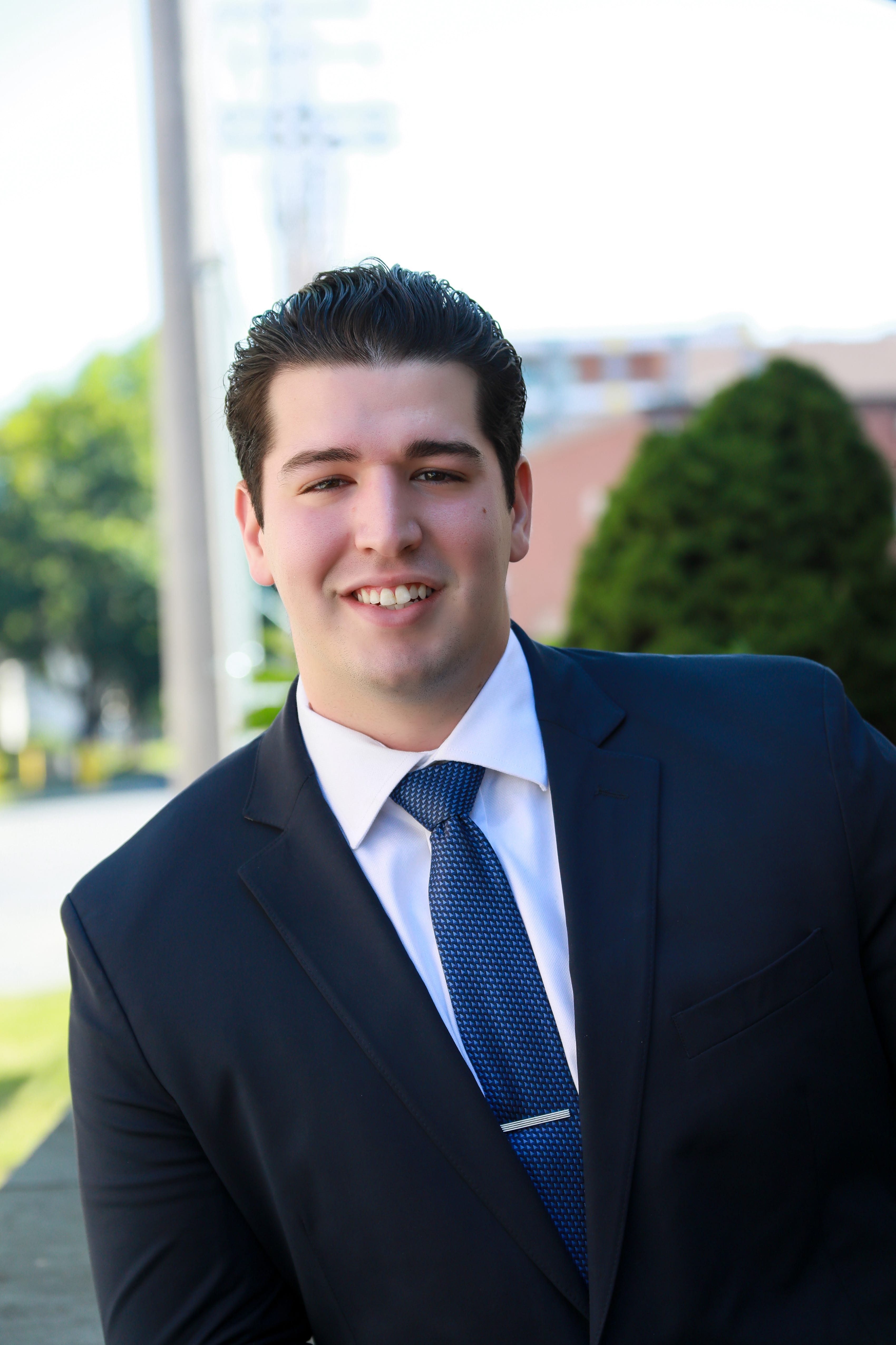 Nic Carbone Headshot 2025, Financial Advisor at Tailored Wealth Solutions
